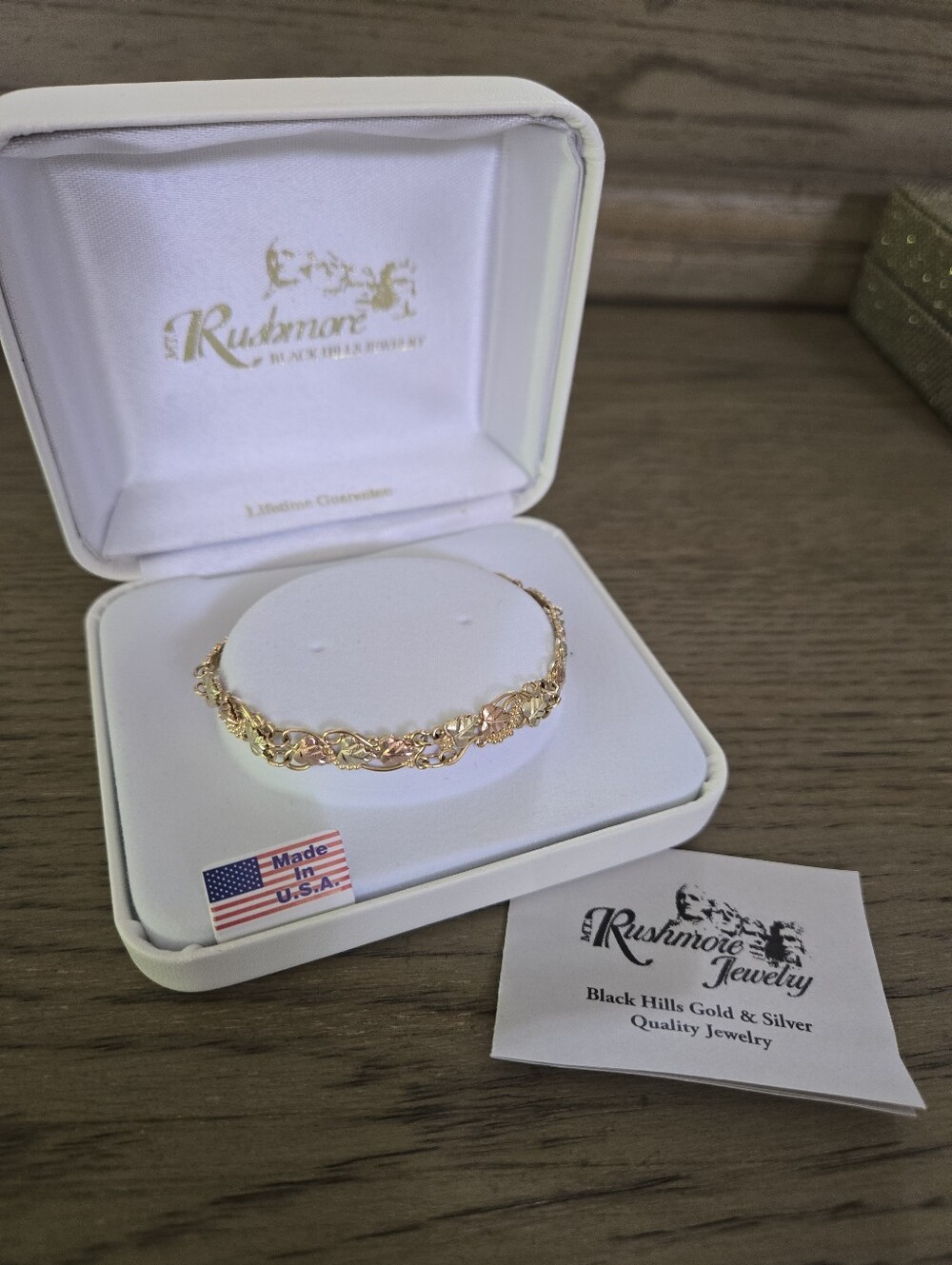 Black Hills Gold 10k Two-Tone Leaf Vine Bracelet - Picture 11 of 11